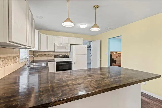 $300,000 | 207 Kristine Avenue, Clinton, MO 64735