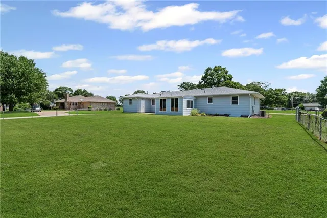 $300,000 | 207 Kristine Avenue, Clinton, MO 64735