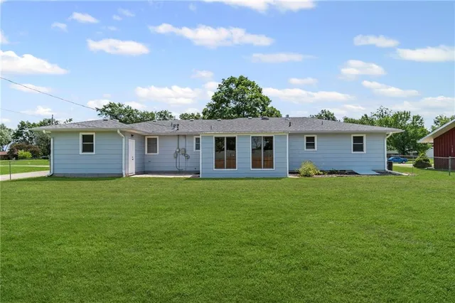 $300,000 | 207 Kristine Avenue, Clinton, MO 64735