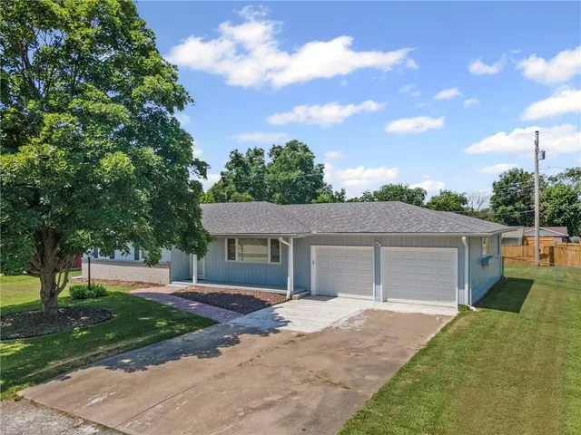 $300,000 | 207 Kristine Avenue, Clinton, MO 64735