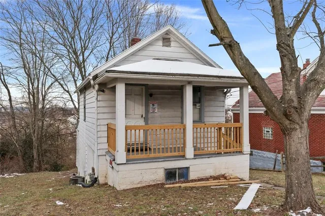 $30,000 | 807 Toman Avenue, Clairton, PA 15025
