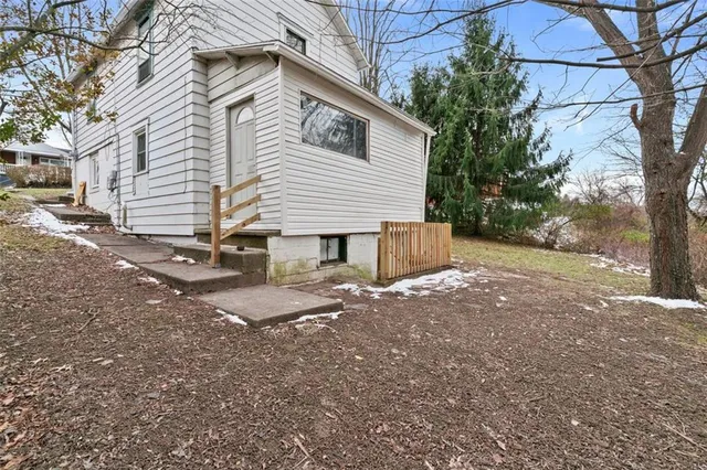 $27,000 | 807 Toman Avenue, Clairton, PA 15025