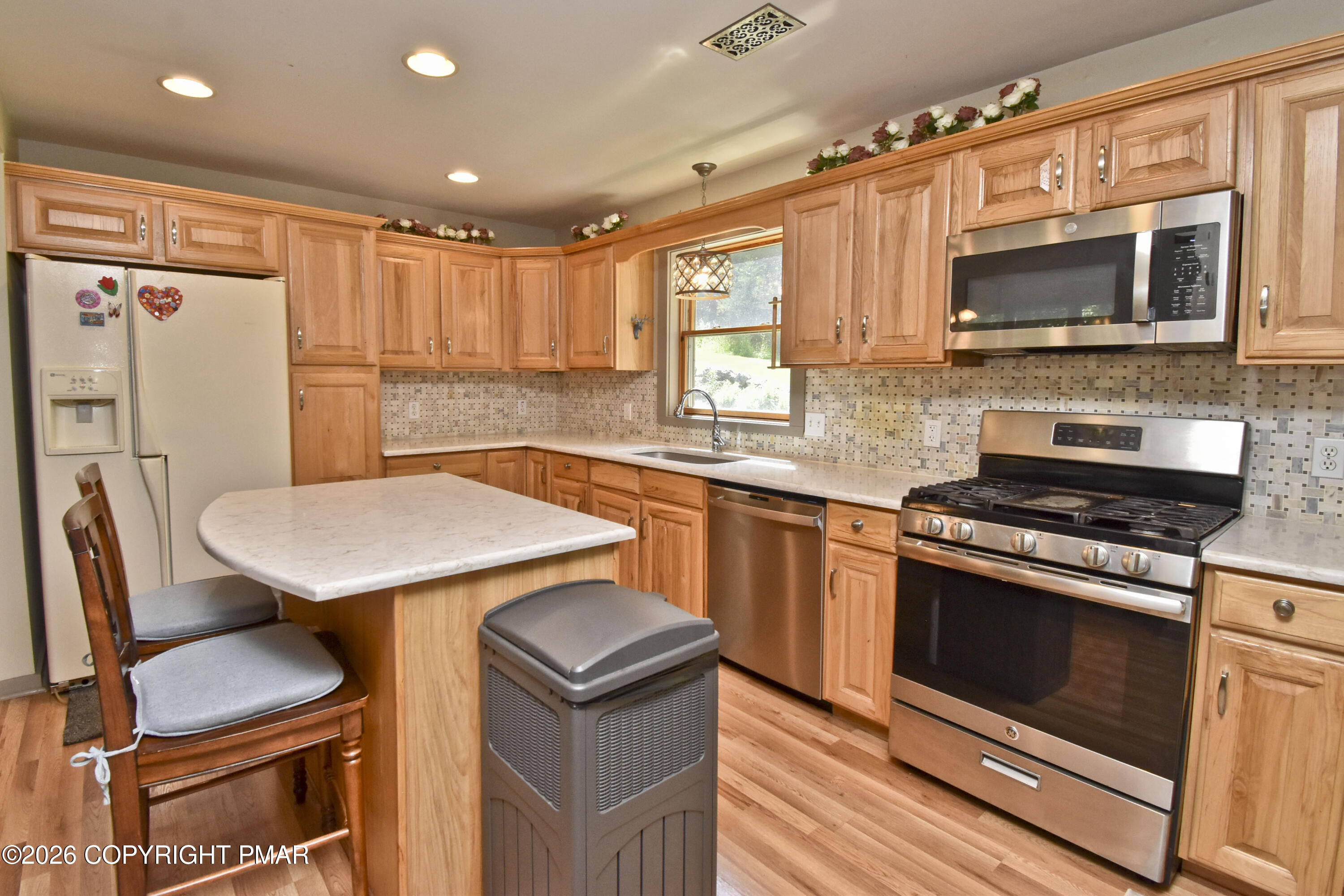 186 Quiet Valley Road Stroudsburg, PA 18360 - Photo 4 of 64 2 Kitchen (1)