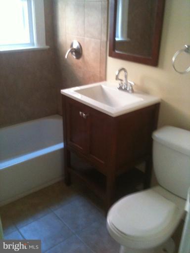 1418 Ridge Place Southeast Washington, DC 20020 - Photo 21 of 23 Bath (Master)