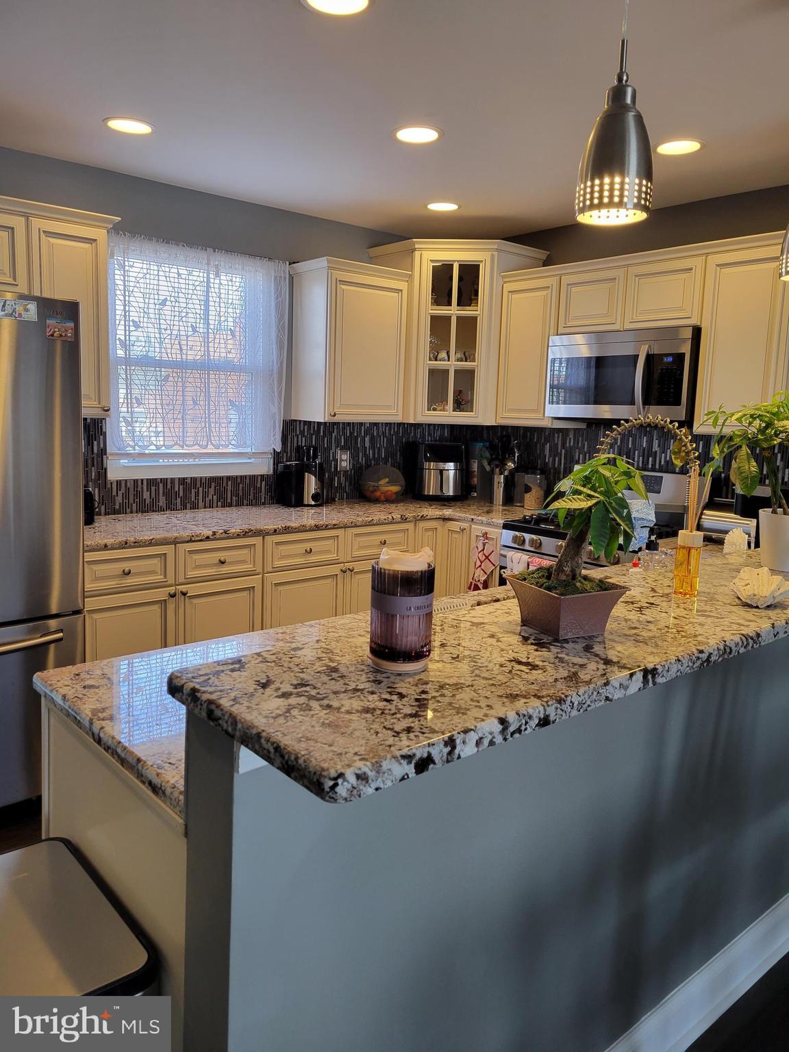 12028 Covert Road Philadelphia, PA 19154 - Photo 12 of 49 Gallery Image 12