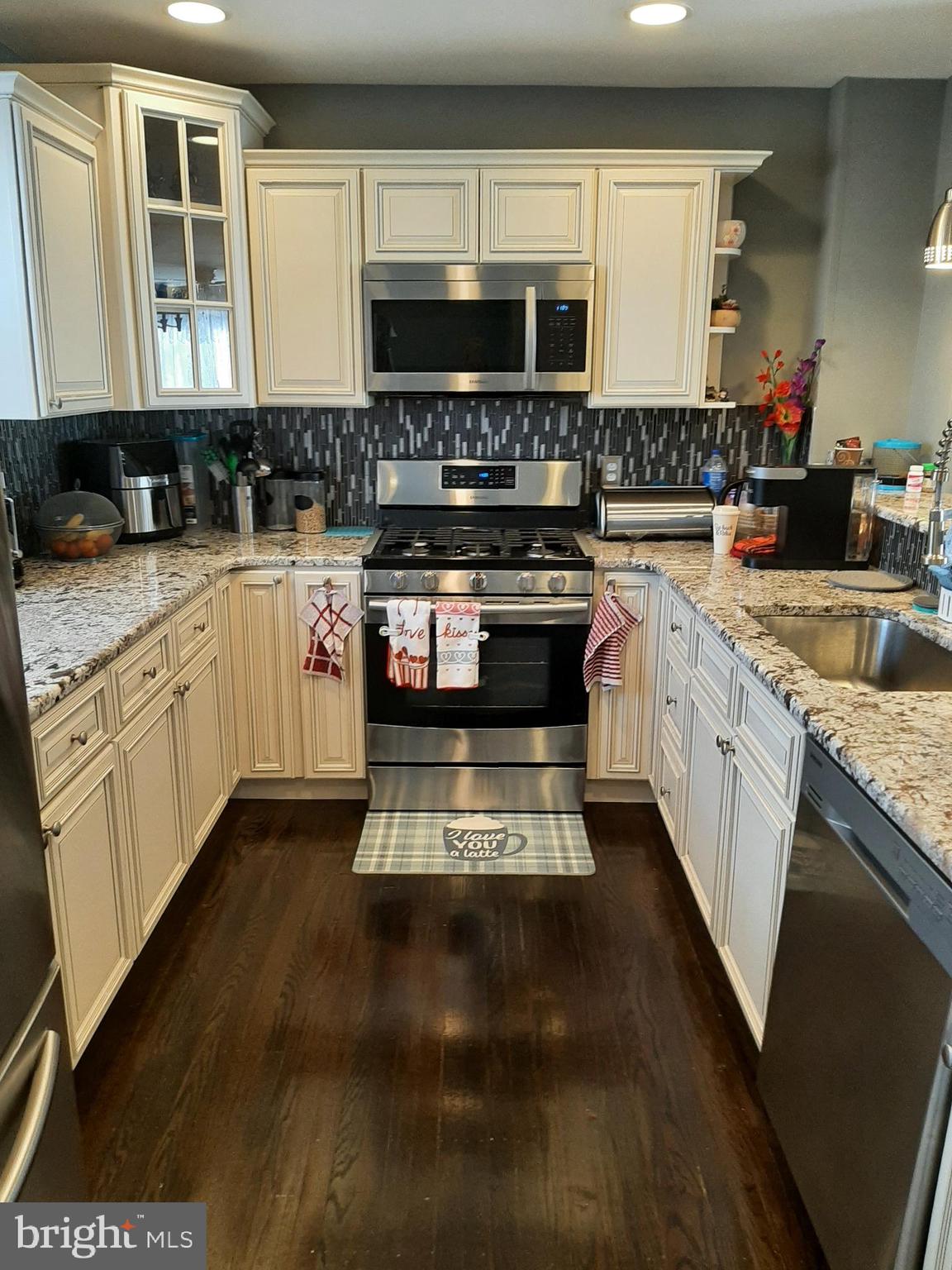 12028 Covert Road Philadelphia, PA 19154 - Photo 13 of 49 Gallery Image 13