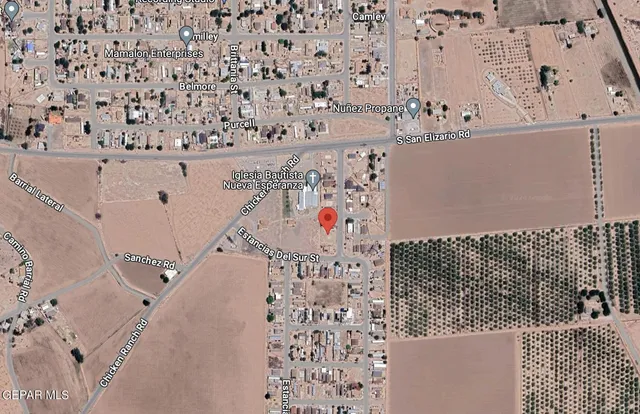 a view of entryway and hall