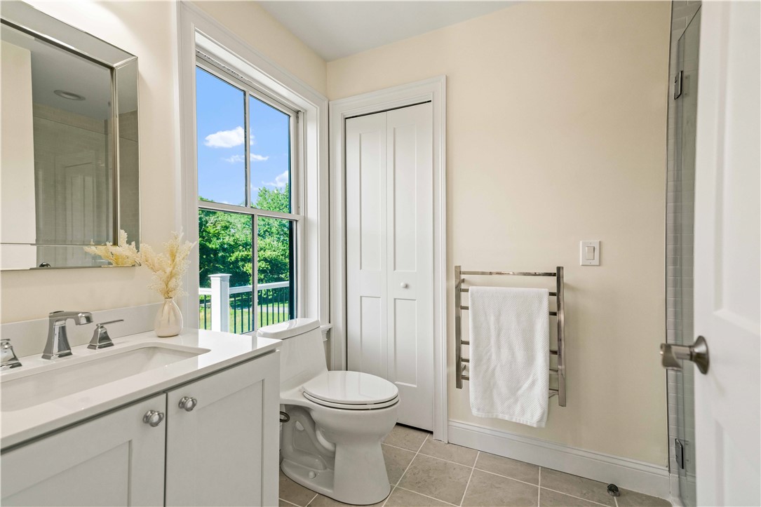 416 Bridgetown Road South Kingstown, RI 02874 - Photo 24 of 39 2nd FloorEnSuite 1 Bath