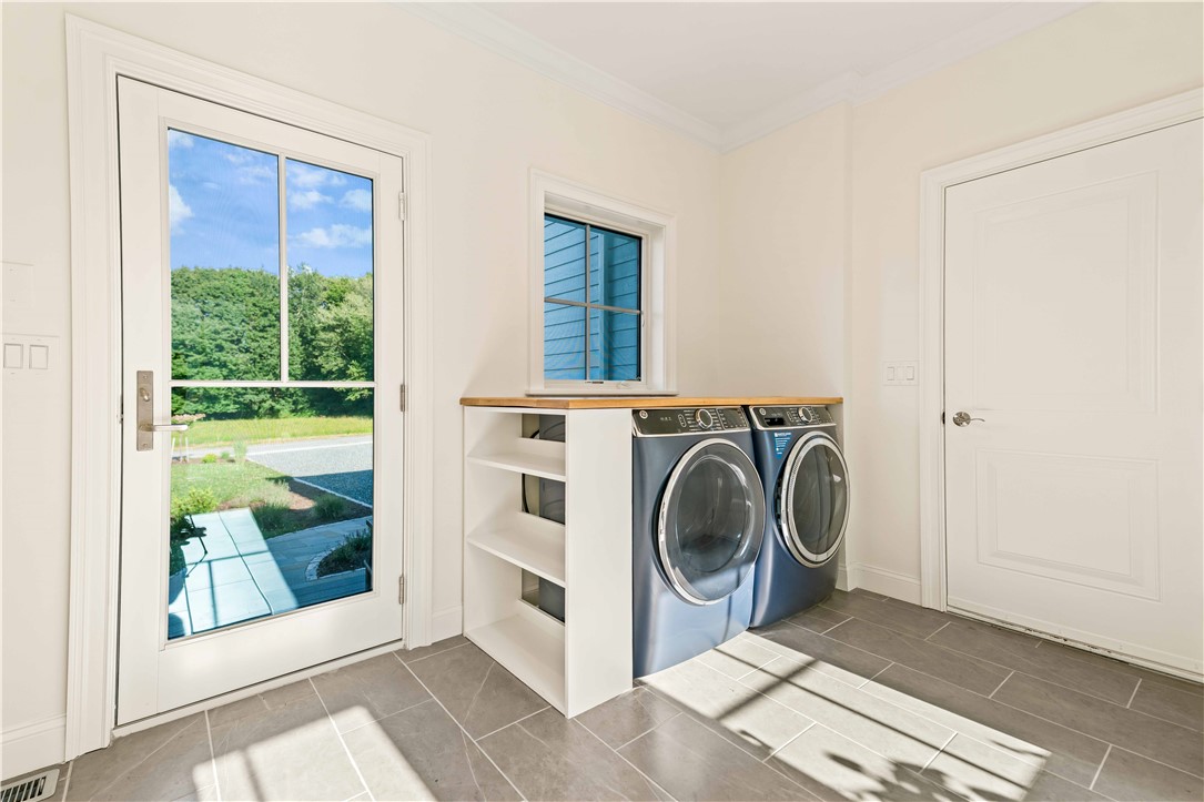 416 Bridgetown Road South Kingstown, RI 02874 - Photo 28 of 39 1st Floor Laundry/Mudroom