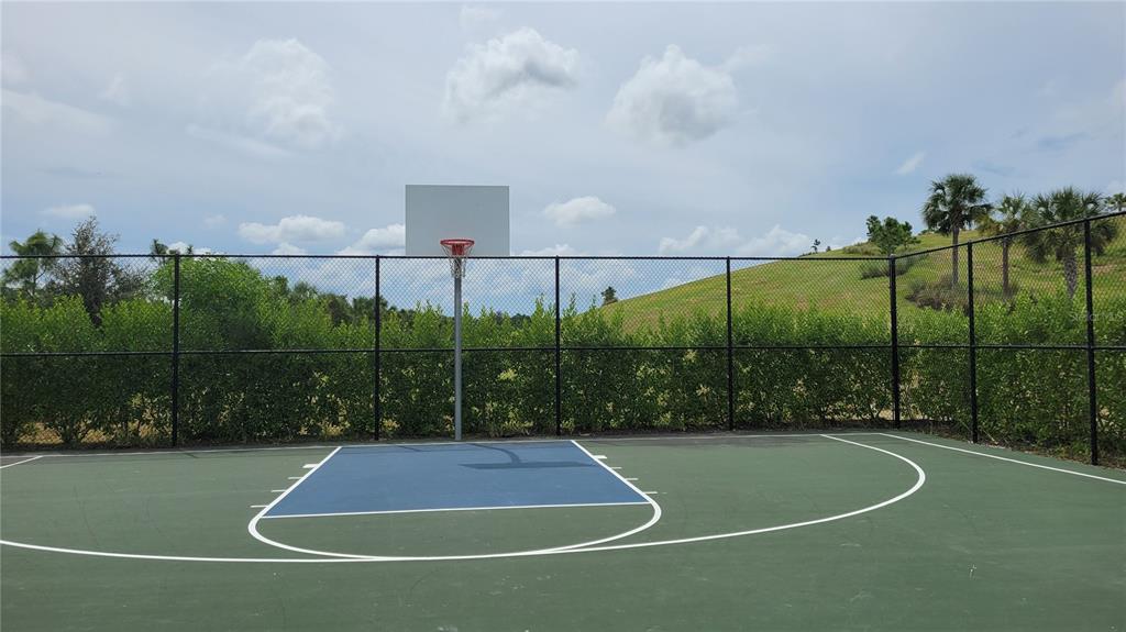 5419 Summit Glen Bradenton, FL 34203 - Photo 33 of 38 a view of a basket ball ground