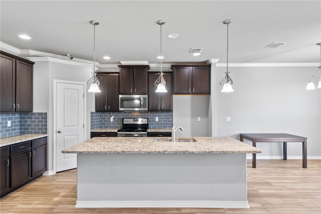 1107 Pasadena Street Portland, TX 78374 - Photo 5 of 20