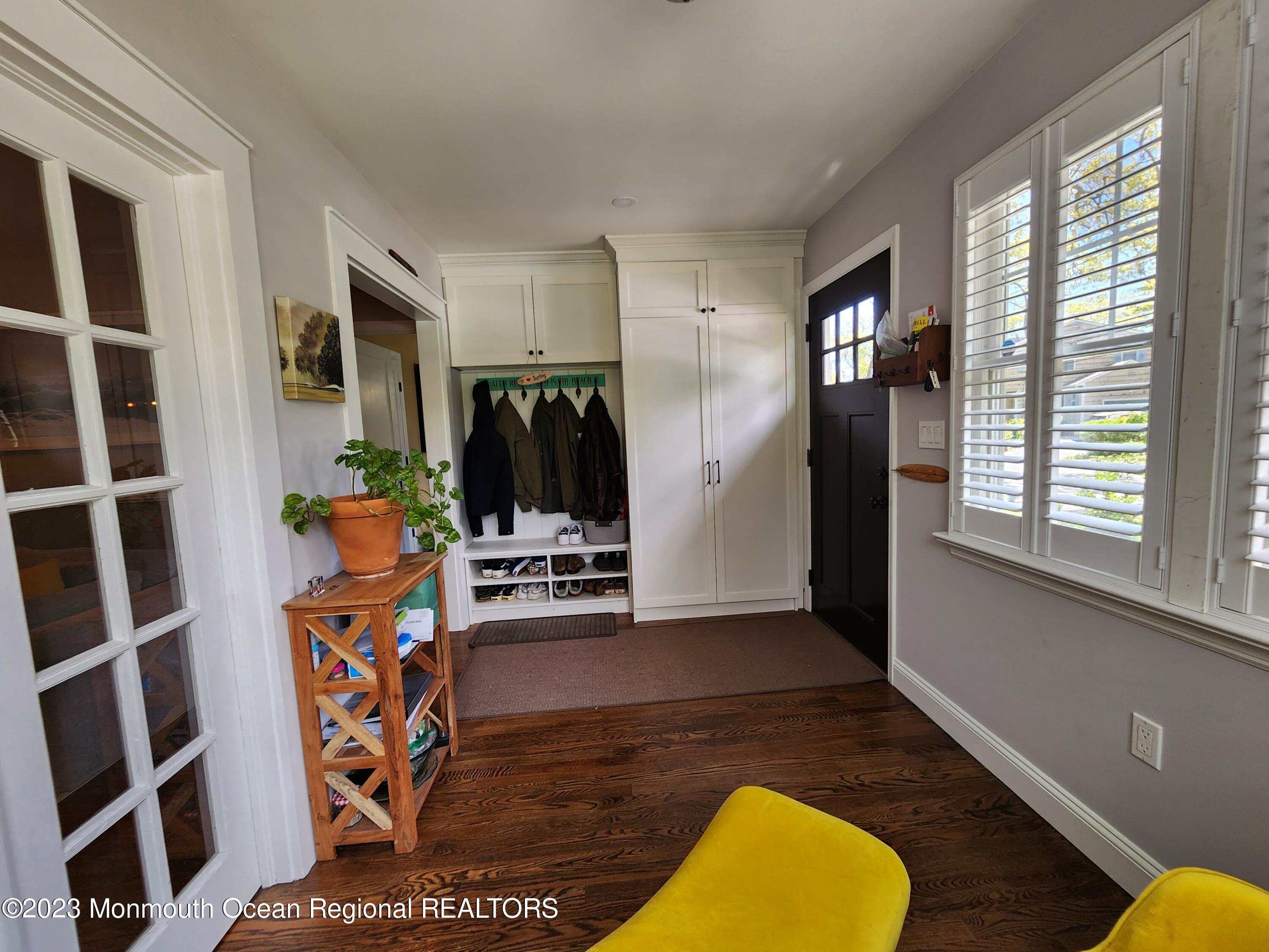 804 Oak Road Brielle, NJ 08730 - Photo 5 of 41 foyer