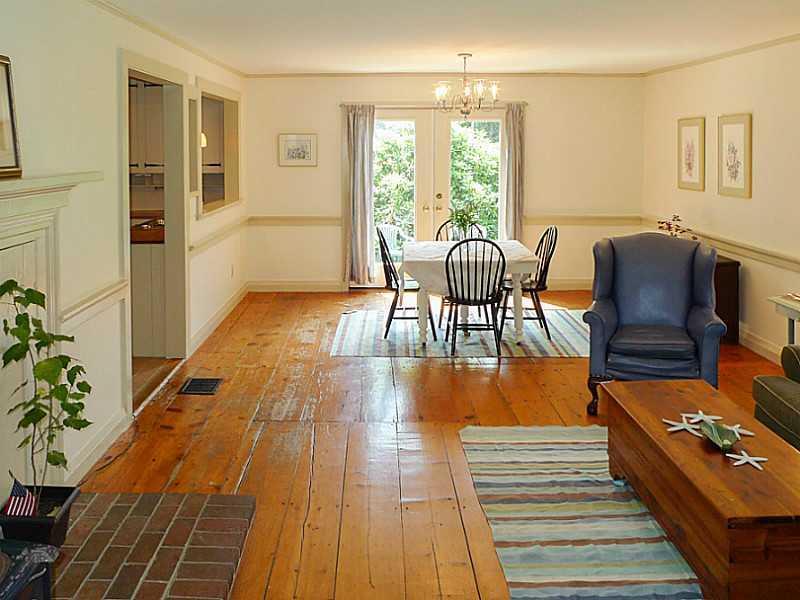 229 Simon Road Waldoboro, ME 04572 - Photo 17 of 28 Living Room.