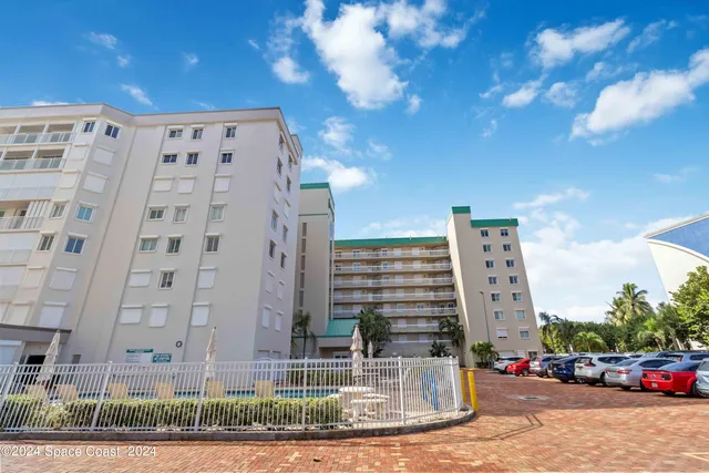 $3,100 | 3400 Ocean Beach Boulevard, Unit 208, Cocoa Beach, FL 32931