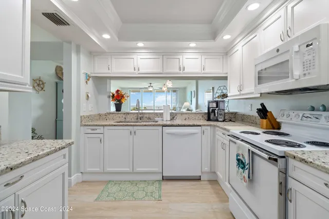 $3,100 | 3400 Ocean Beach Boulevard, Unit 208, Cocoa Beach, FL 32931