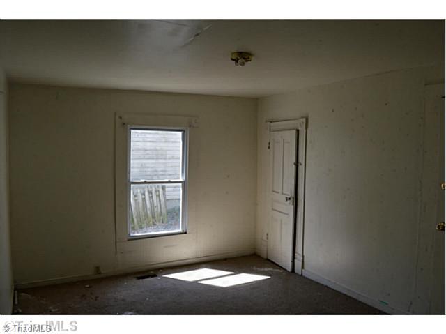 632 Park High Point High Point, NC 27260 - Photo 5 of 7 1st Bedroom.