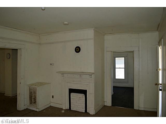 632 Park High Point High Point, NC 27260 - Photo 6 of 7 Living Room.