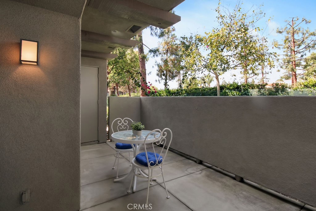 2800 Keller Drive, Unit 282 Tustin, CA 92782 - Photo 17 of 19 a view of backyard with seating space