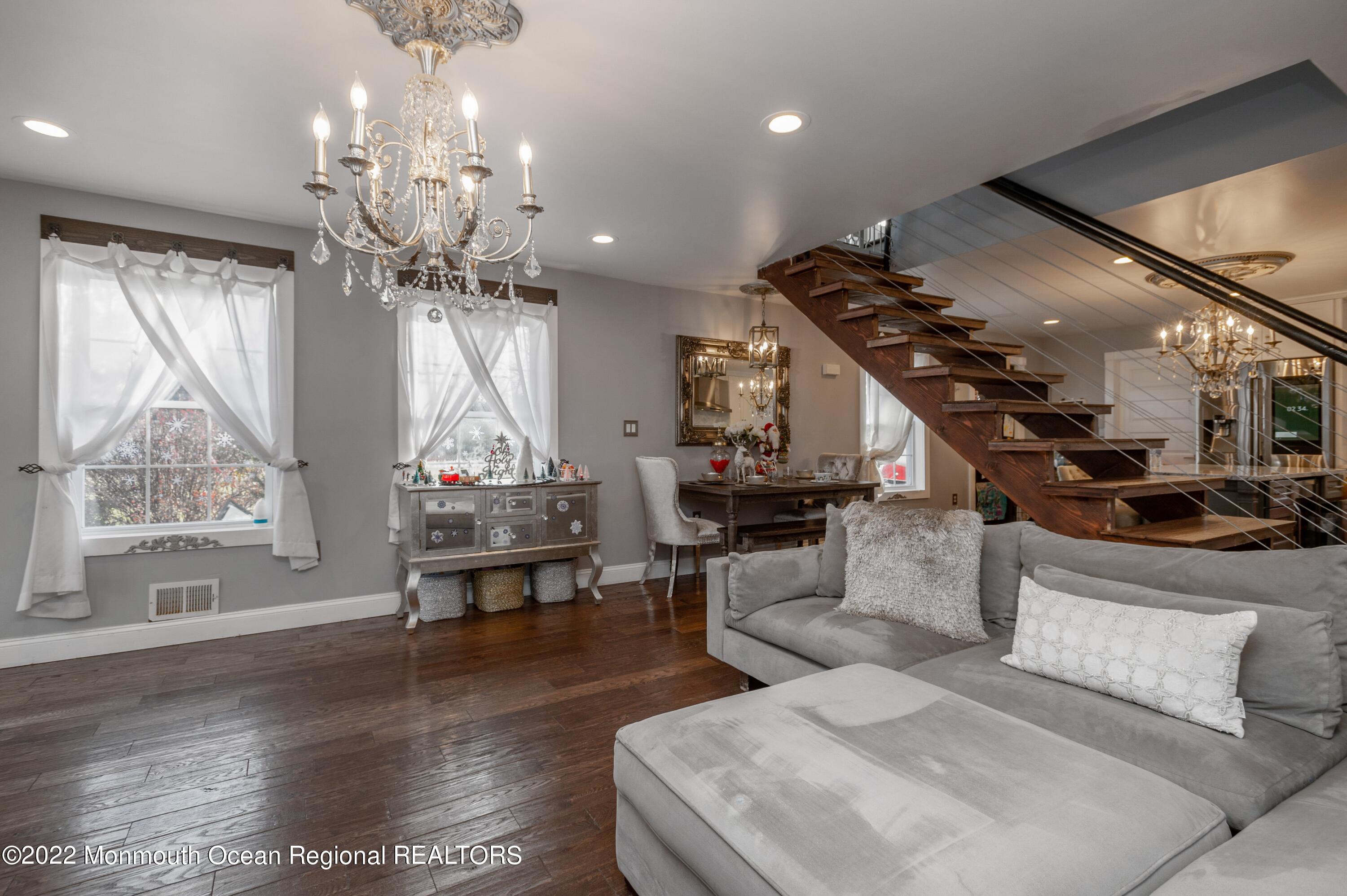 16 Holmdel Road Holmdel, NJ 07733 - Photo 15 of 28 06_16SHolmdelRd_10002_LivingRoom_HiRes