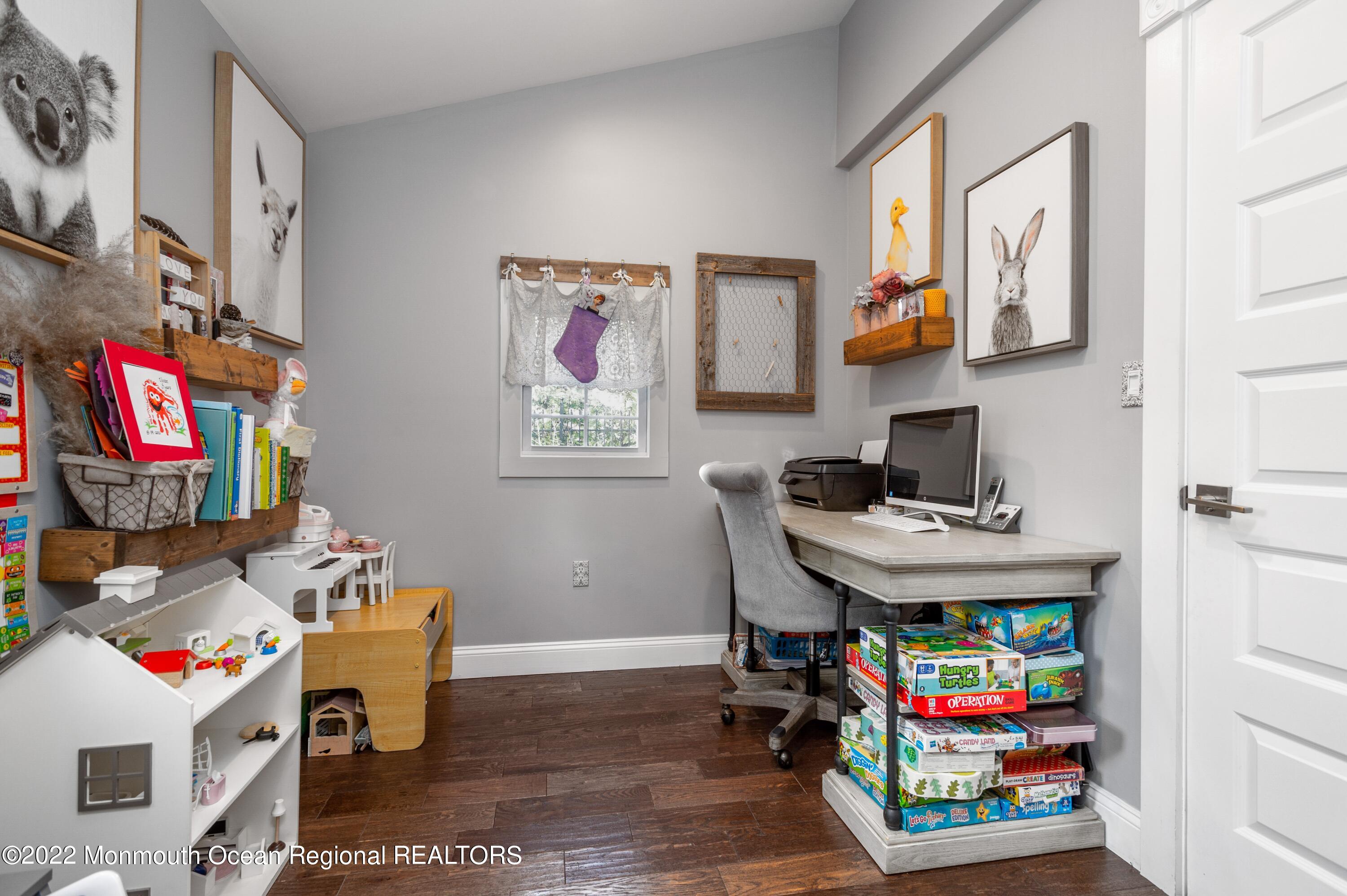 16 Holmdel Road Holmdel, NJ 07733 - Photo 5 of 28 15_16SHolmdelRd_54_Office_HiRes