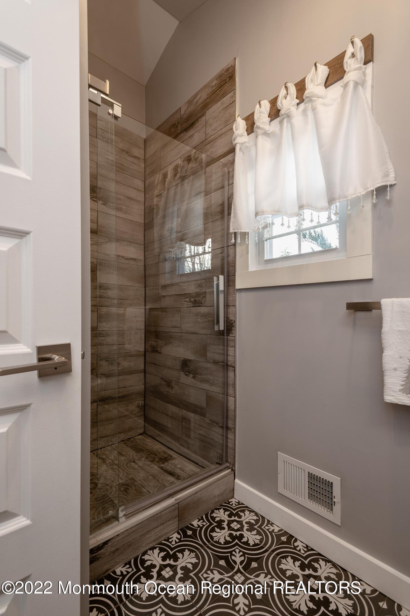 16 Holmdel Road Holmdel, NJ 07733 - Photo 7 of 28 23_16SHolmdelRd_9002_2ndBathroom_HiRes