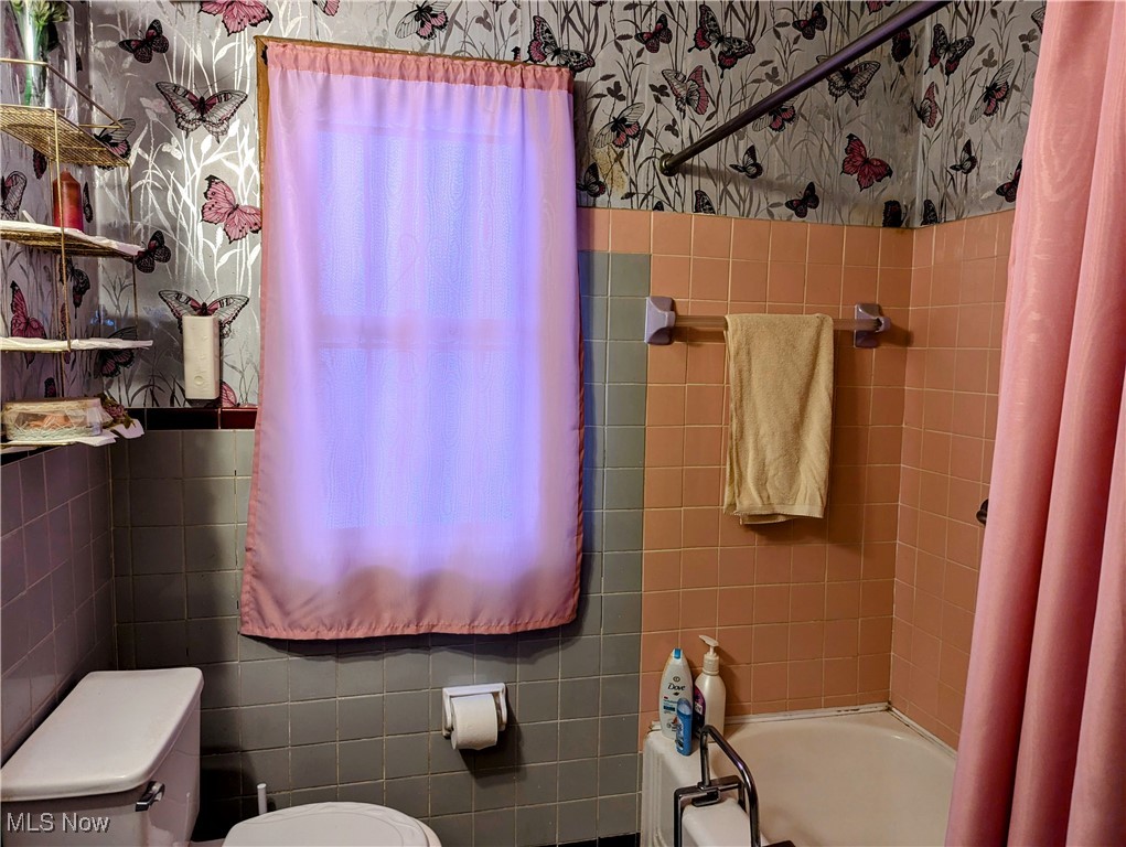 4128 East 186th Street Cleveland, OH 44122 - Photo 8 of 26 1st Fl Bathroom
