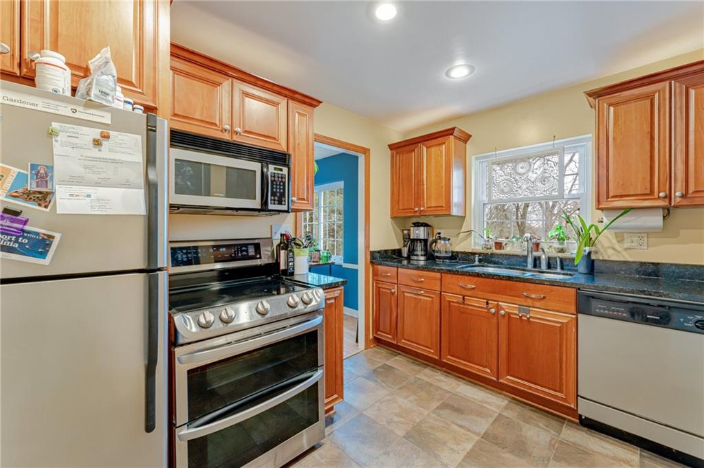 1056 Old Gate Road Pittsburgh, PA 15235 - Photo 12 of 25 Gallery Image 12