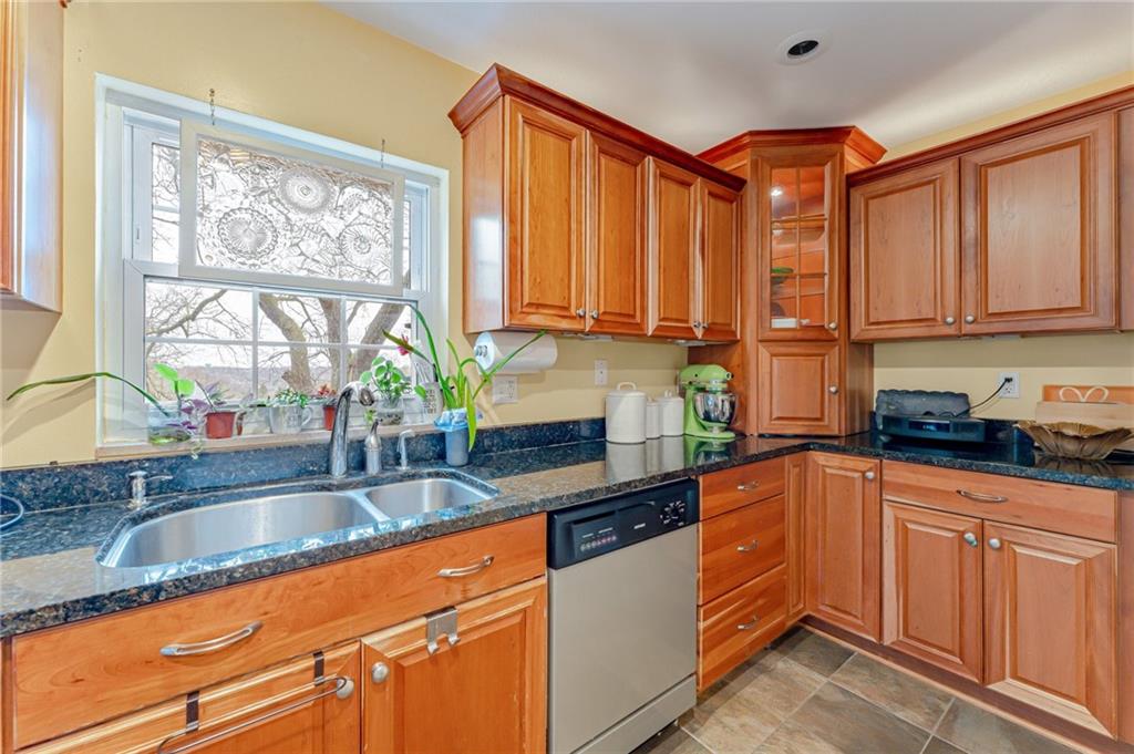 1056 Old Gate Road Pittsburgh, PA 15235 - Photo 13 of 25 Gallery Image 13
