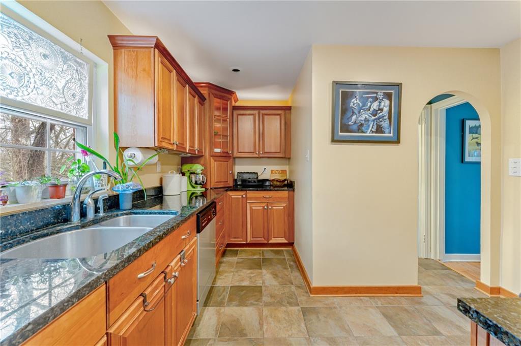 1056 Old Gate Road Pittsburgh, PA 15235 - Photo 10 of 25 Gallery Image 10