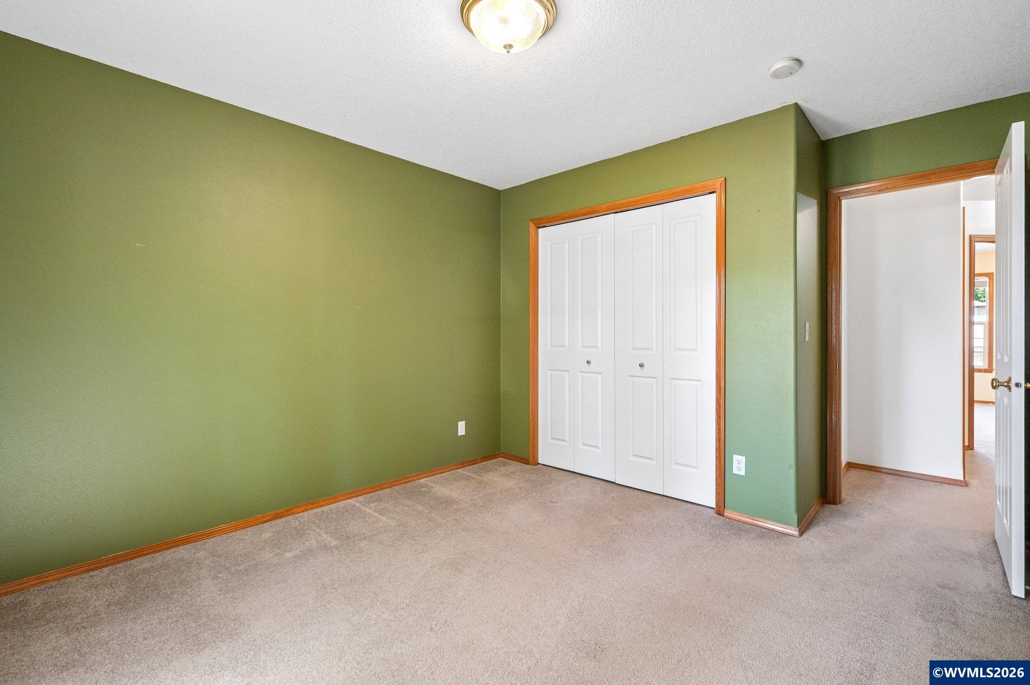 257 North Knights Bridge Road Canby, OR 97013 - Photo 24 of 33