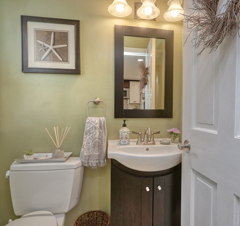 15 Willard Road Wakefield, MA 01880 - Photo 11 of 33