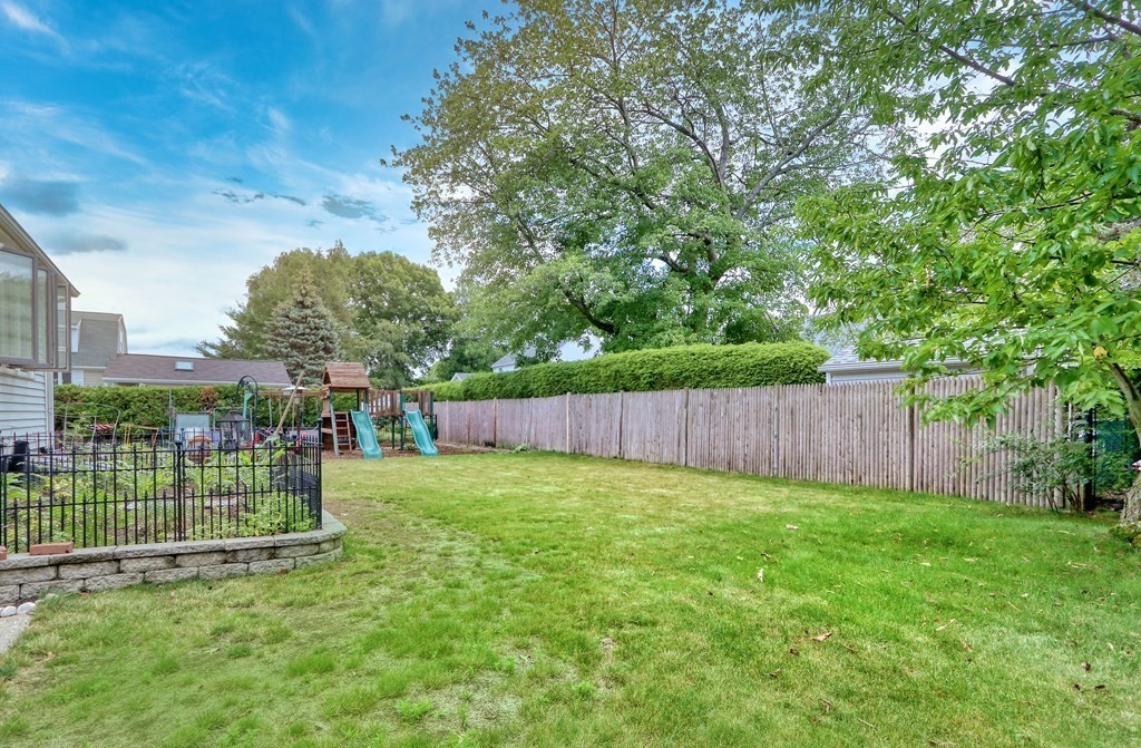 15 Willard Road Wakefield, MA 01880 - Photo 29 of 33