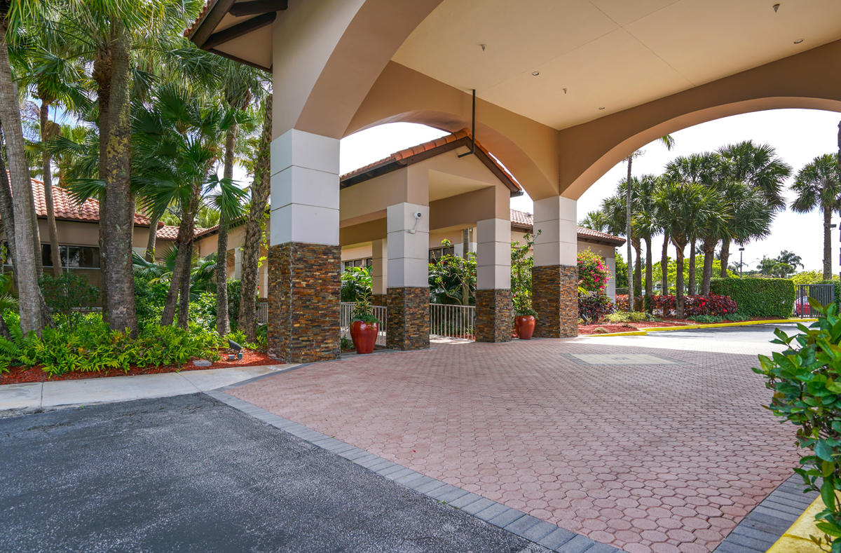 10608 Avenida Santa Ana Boca Raton, FL 33498 - Photo 40 of 41 40@Robert Fernandez