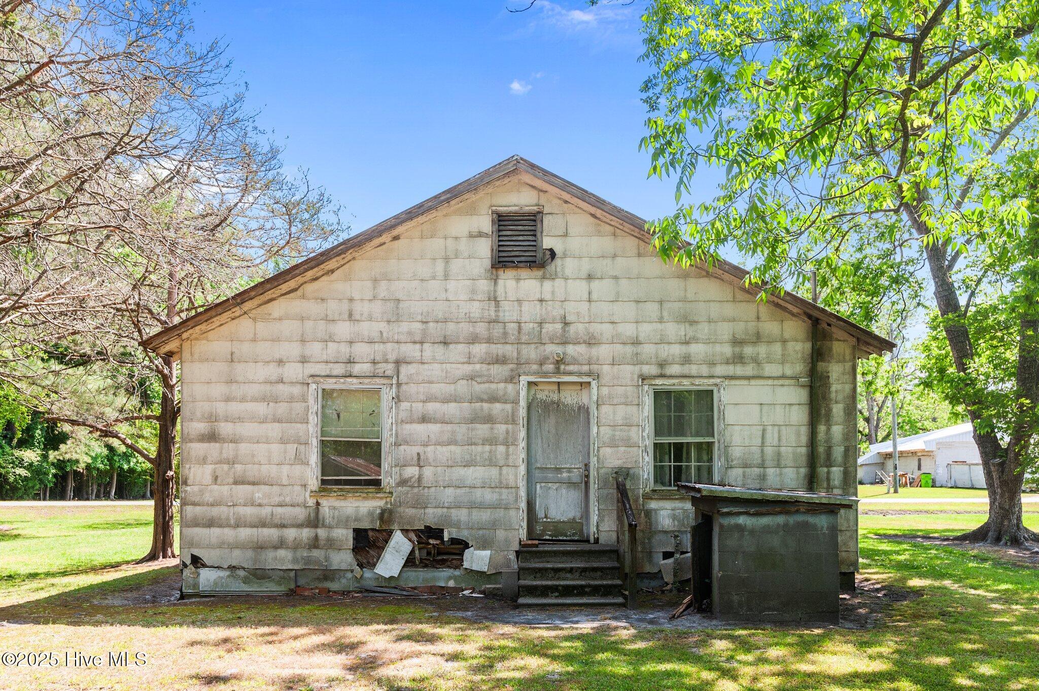 27 Cc Road Vanceboro, NC 28586 - Photo 32 of 50 32-web-or-mls-_DSC6635