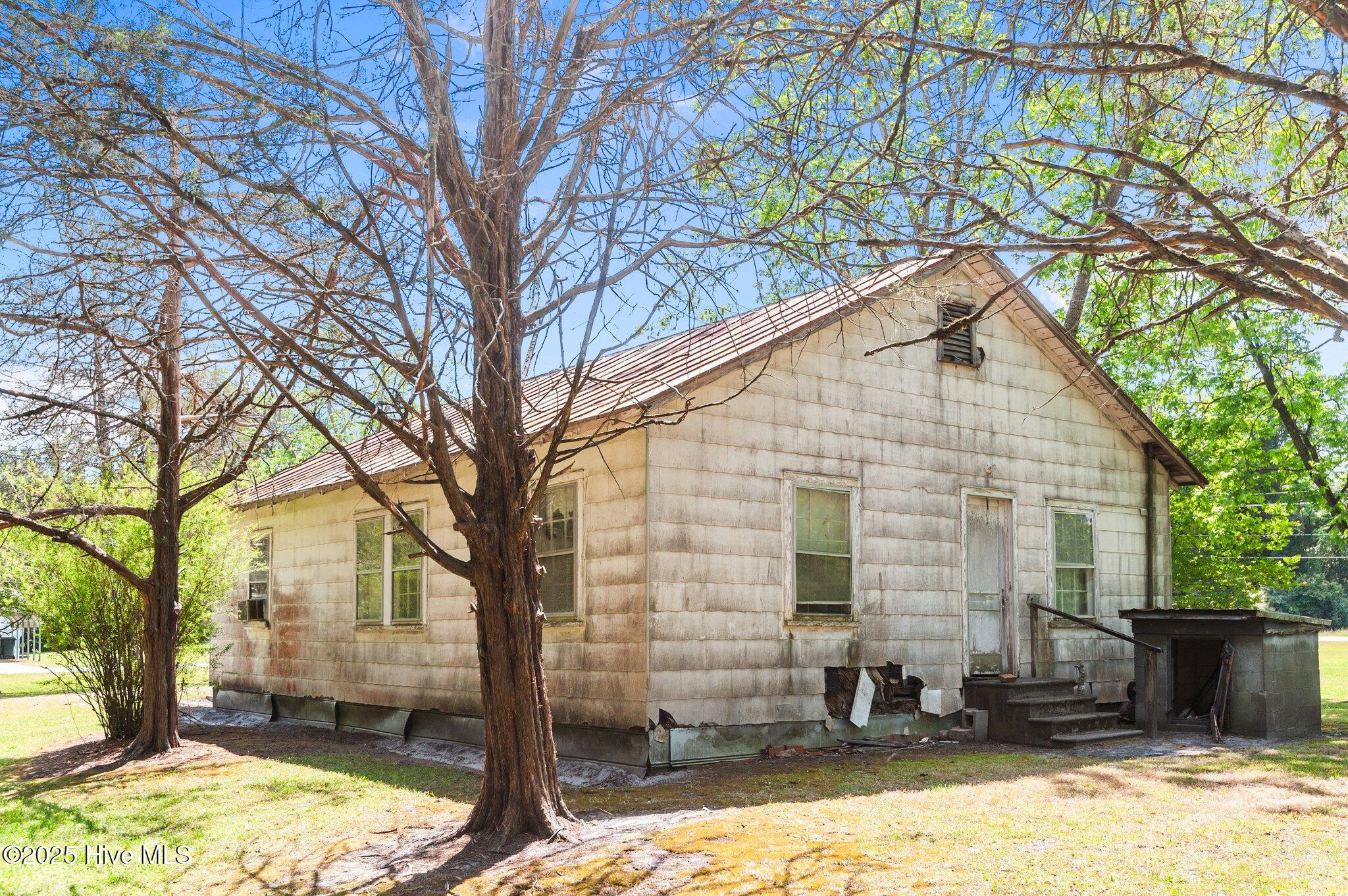 27 Cc Road Vanceboro, NC 28586 - Photo 34 of 50 34-web-or-mls-_DSC6645