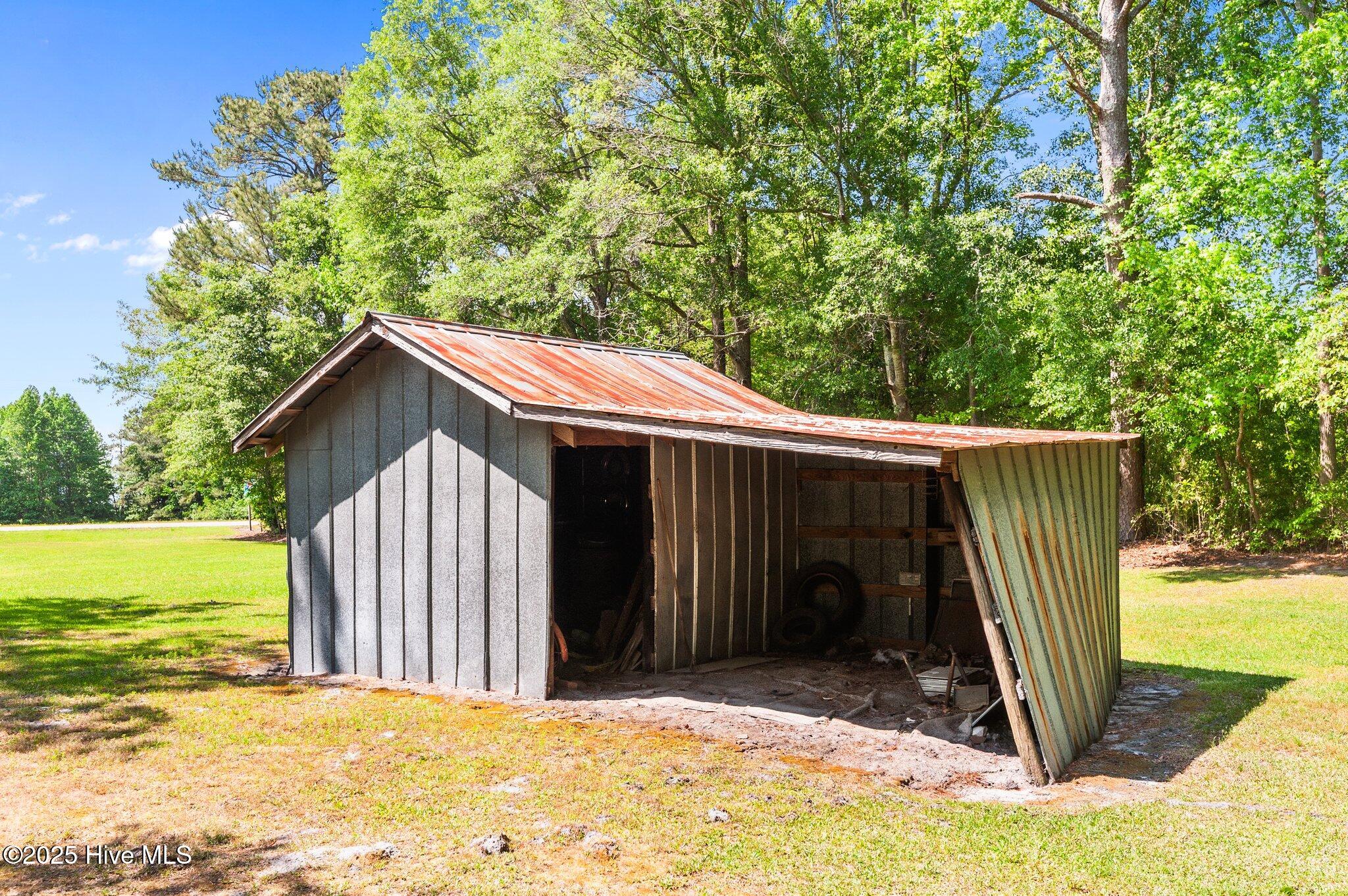 27 Cc Road Vanceboro, NC 28586 - Photo 35 of 50 35-web-or-mls-_DSC6650