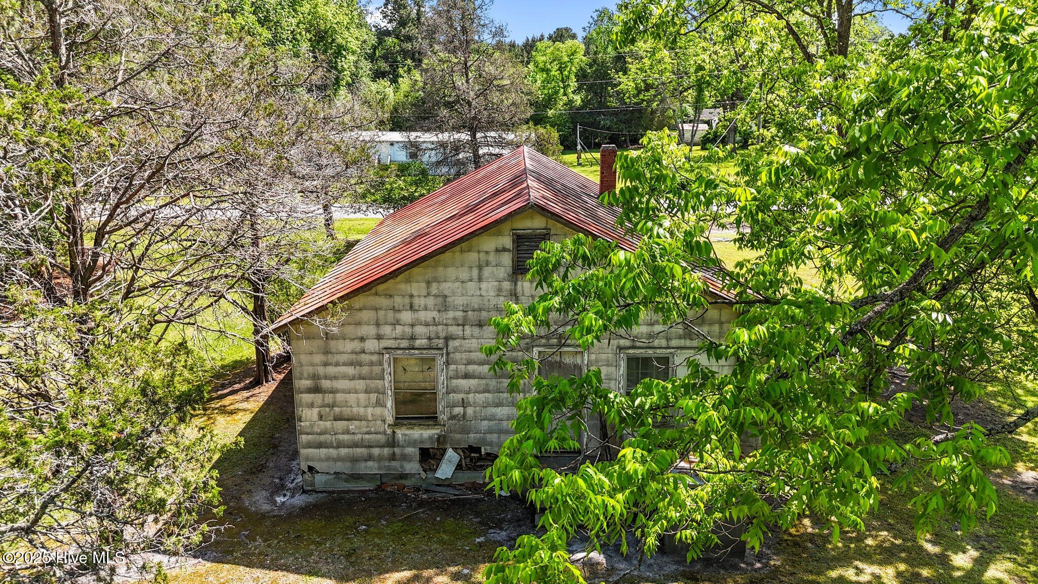 27 Cc Road Vanceboro, NC 28586 - Photo 40 of 50 40-web-or-mls-DJI_20250506152241_0761_D