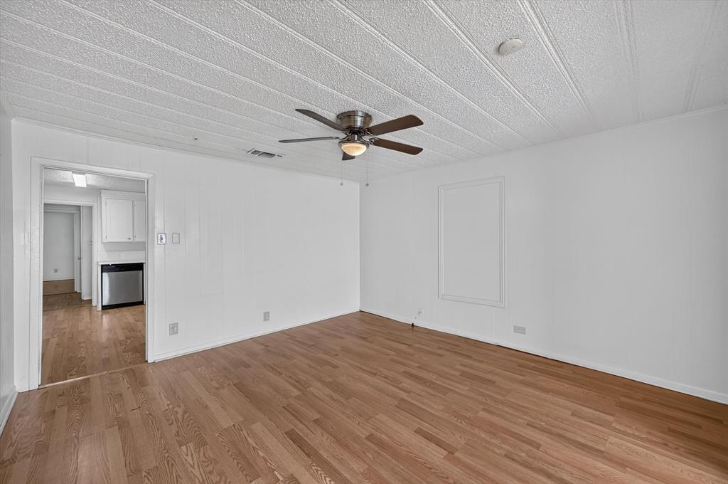 620 West Main Street Crowley, TX 76036 - Photo 15 of 33