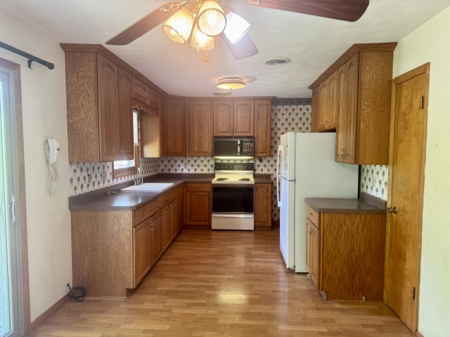 2613 North 11th Street Clinton, IA 52732 - Photo 3 of 32