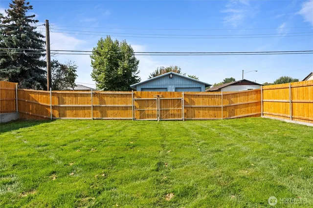 $394,900 | 509 South Main Street, Warden, WA 98857