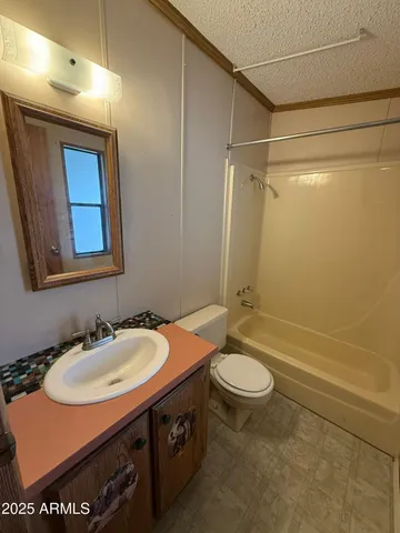 $900 | 4725 North Pioneer Place, Douglas, AZ 85607