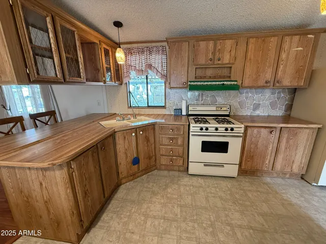 $900 | 4725 North Pioneer Place, Douglas, AZ 85607