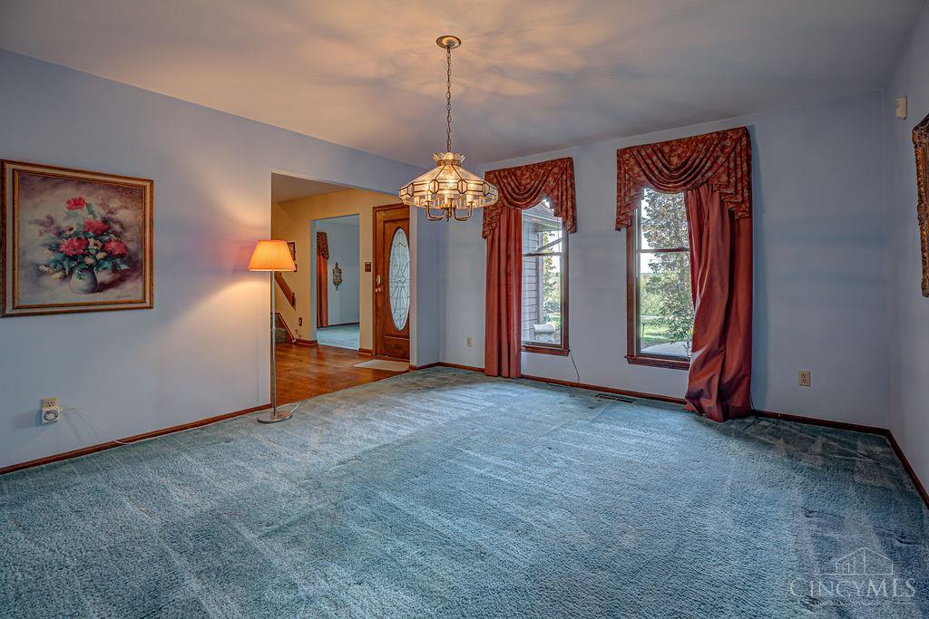6215 Daleview Road Cincinnati, OH 45247 - Photo 10 of 74 Gallery Image 10