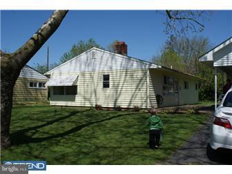 18 Beechtree Road Levittown, PA 19057 - Photo 1 of 11 Exterior Front