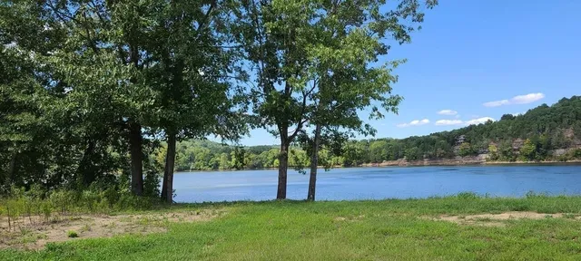 $135,000 | 5 River Front Drive, Clifton, TN 38425