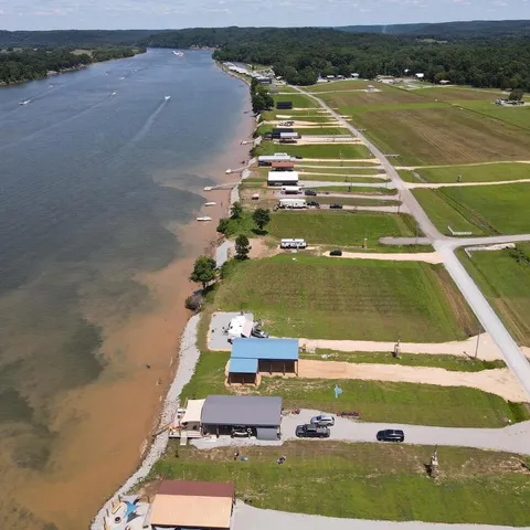 $135,000 | 5 River Front Drive, Clifton, TN 38425