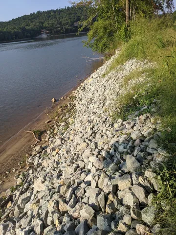 $135,000 | 5 River Front Drive, Clifton, TN 38425