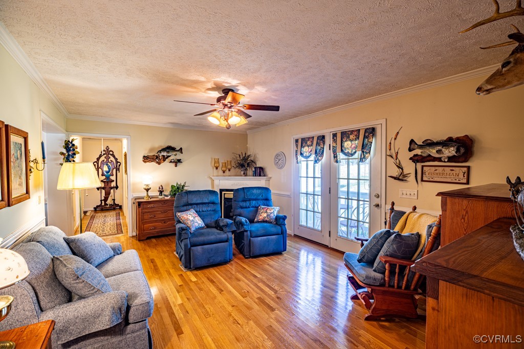 1416 Snead Spring Road Crewe, VA 23930 - Photo 16 of 35 a living room with furniture and wooden floor