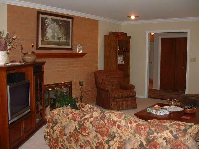 515 North Greenbriar Road Muncie, IN 47304 - Photo 5 of 9 Gallery Image 5