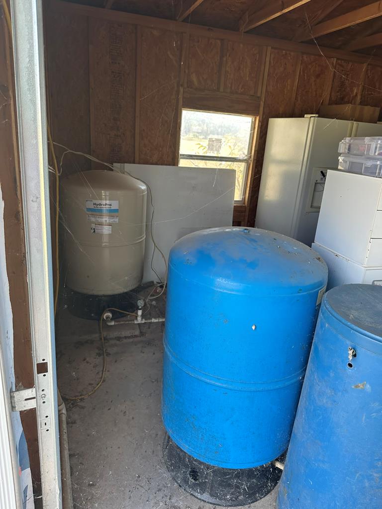 4573 Ranch Road 1120 Rio Frio, TX 78879 - Photo 61 of 71 a view of a room with a chair